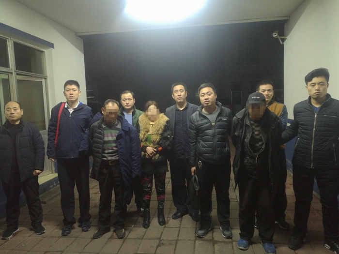 我局破获一起抢劫案件，抓获四名犯罪嫌疑人